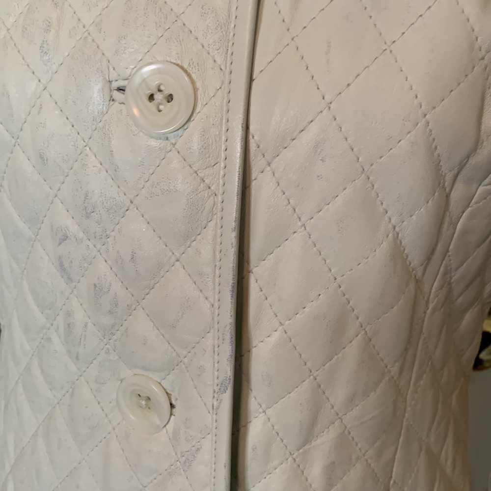 Neiman Marcus, lambskin quilted leather jacket/coat, off-white. Size S - Picture 6 of 9